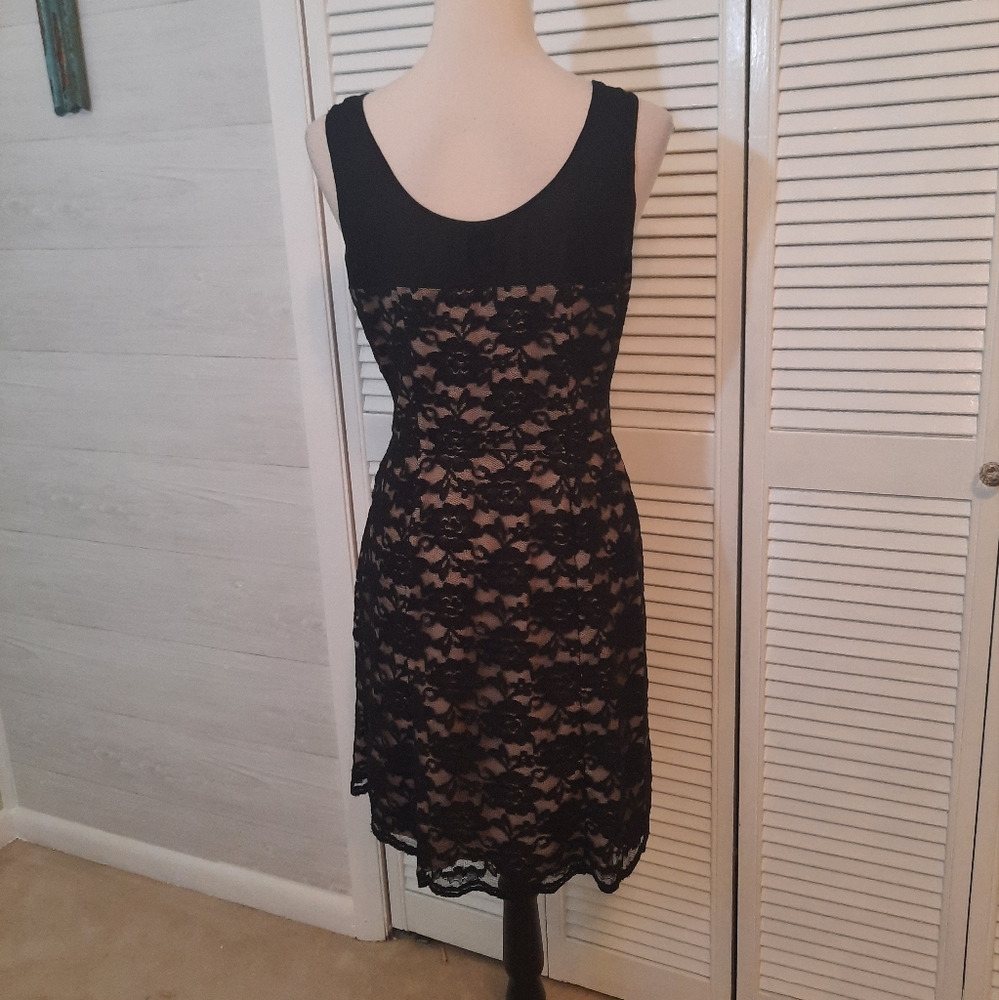 Eci New York black silk lace floral fit and flare dress sz 8 *P - Picture 2 of 7